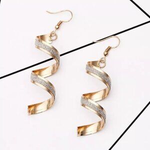New Womens Stylish Elegant Spiral Curved Gold Earrings